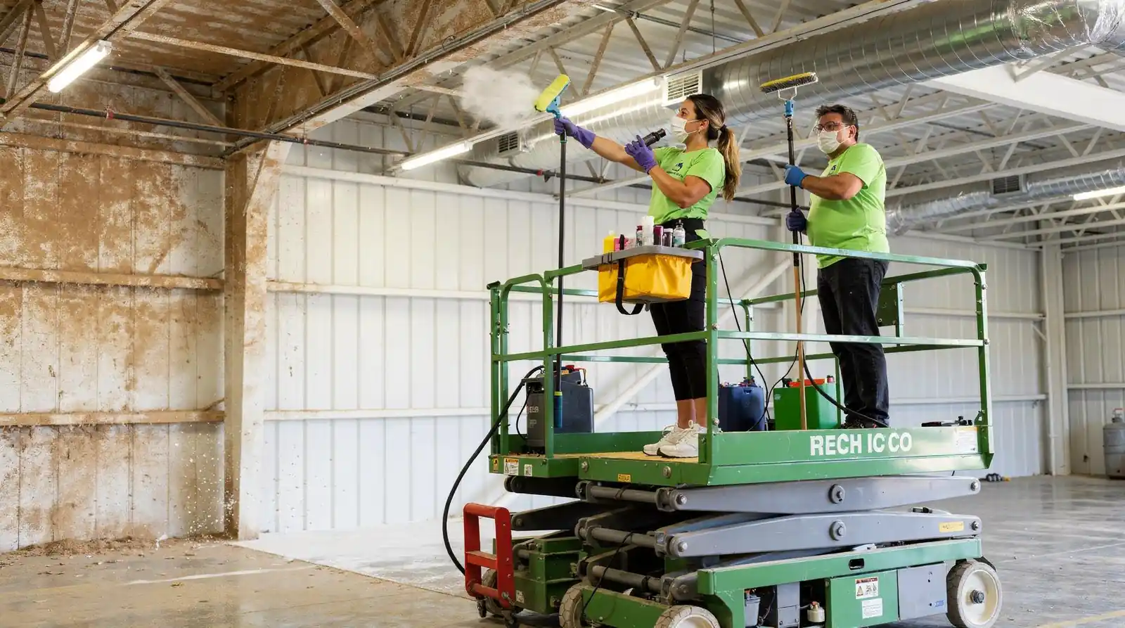 Overhead surfaces in Orlando warehouses collect dust long before floor-level problems appear. Forklift traffic, inventory